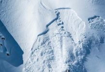 Video| Esquiador escapa de una avalancha a toda velocidad